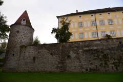 512