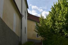 542